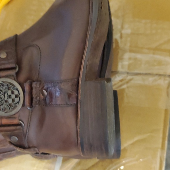 Womens Vince Camuto Leather with Aligator trim Boots - Picture 8 of 14